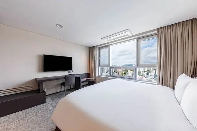 Family Tek Büyük Yataklı Oda (Hollywood bed)