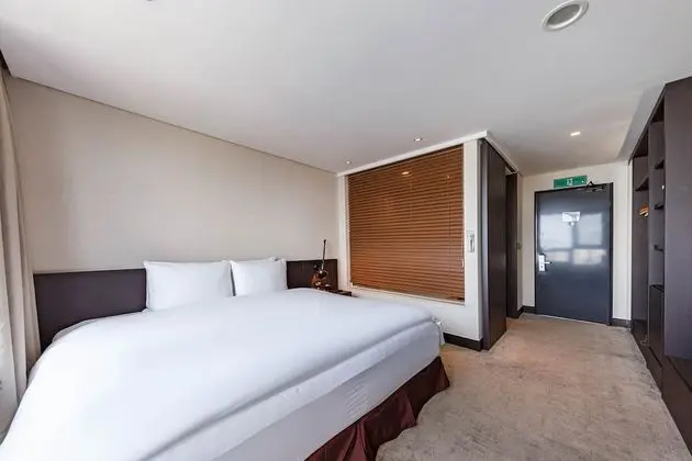 Family Tek Büyük Yataklı Oda (Hollywood bed)