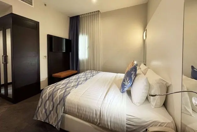 Deluxe Room Queen