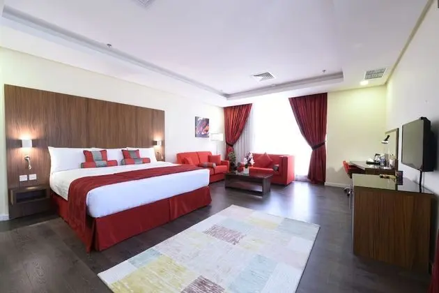 Business Suite Non-Smoking
