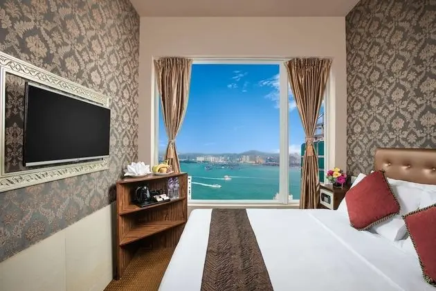 Deluxe Room, 1 Double Bed, Accessible, Smoking (Harbour View)