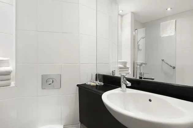Oda, 1 Çift Kişilik Yatak, Sigara İçilmez