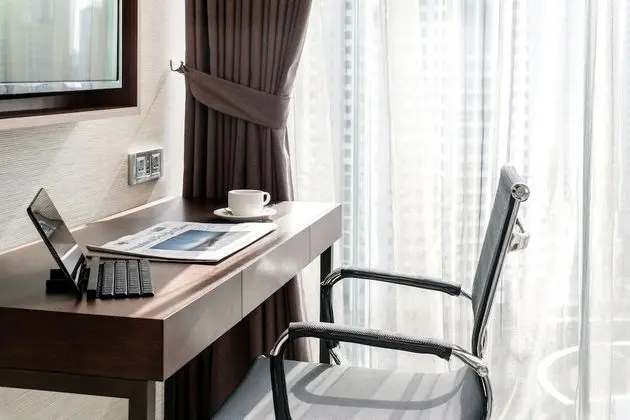 Corner Suite