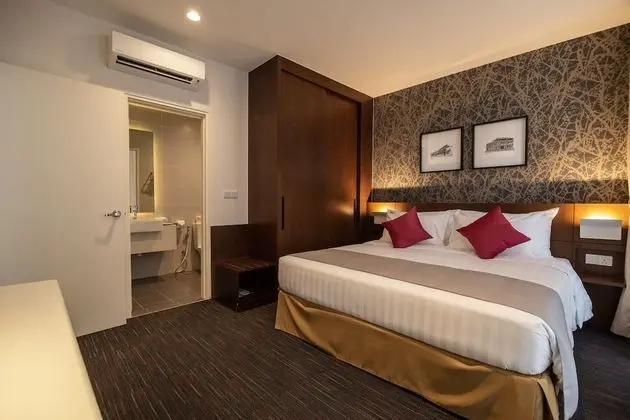 Classic Suite - East