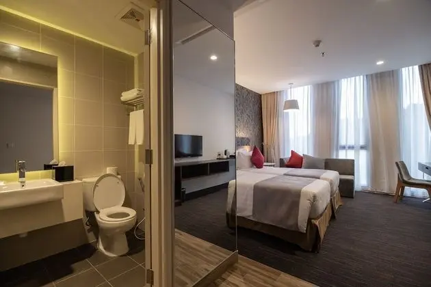 Deluxe Room - East