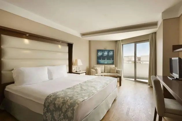 Deluxe Side Sea View