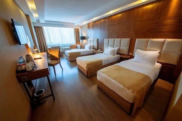 Deluxe Üç Kişilik Oda