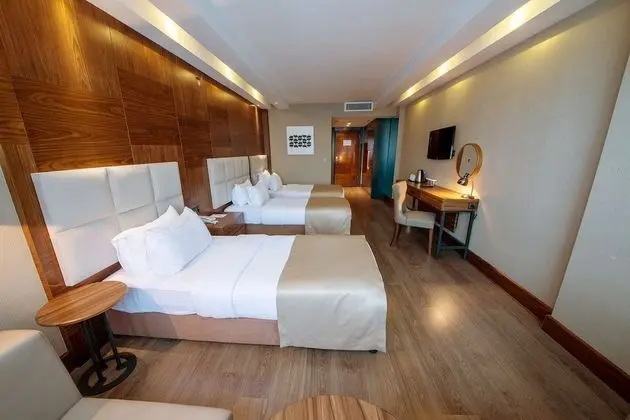 Deluxe Üç Kişilik Oda