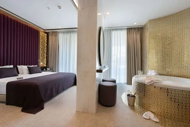 Honeymoon Süit, 1 En Büyük (King) Boy Yatak, Sigara İçilmez, Şehir Manzaralı