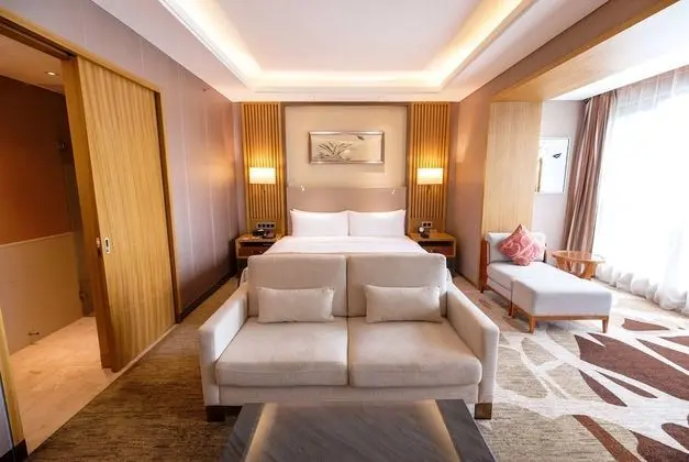Deluxe Oda, 1 En Büyük (King) Boy Yatak, Sigara İçilebilir, Şehir Manzaralı