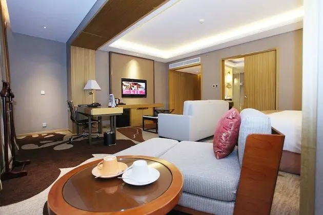 Deluxe Oda, 1 En Büyük (King) Boy Yatak, Sigara İçilebilir, Şehir Manzaralı