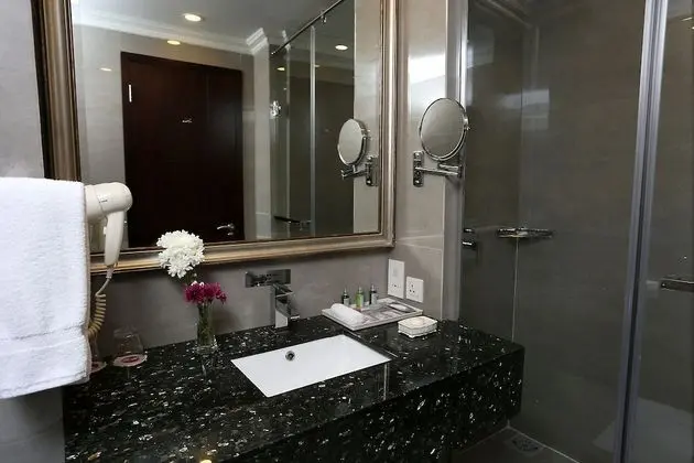 Oda, 1 Büyük (Queen) Boy Yatak, Sigara İçilmez