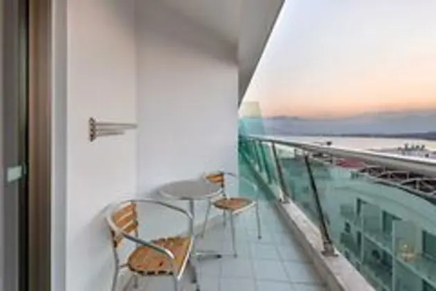 Delux Kısmi Deniz Manzaralı Oda