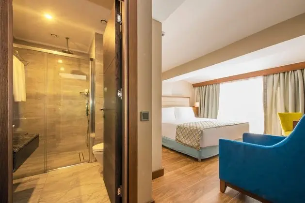 https://imagessl.etstur.com/files/images/hotelImages/TR/50215/l/Ramada-Plaza-Antalya-Oda-256403.jpg