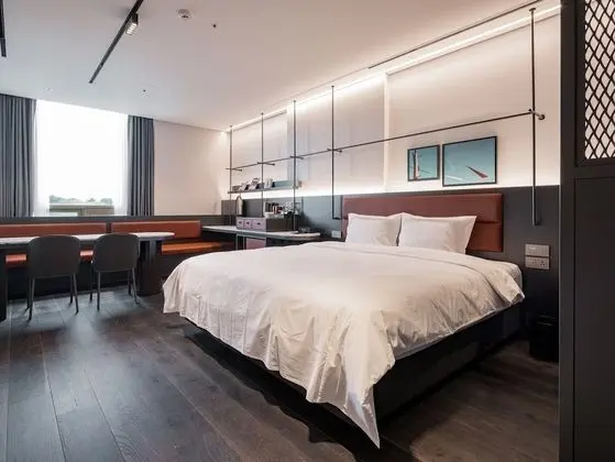 Deluxe Tek Büyük Yataklı Oda, Köşe