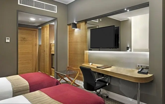 Superior Üç Kişilik Oda,Şehir Manzaralı