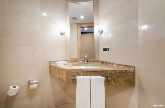 Corner Suite Oda