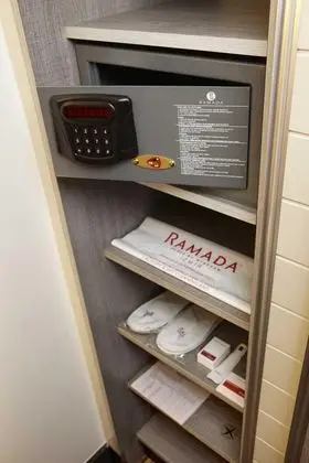 Deluxe French Oda,Şehir Manzaralı