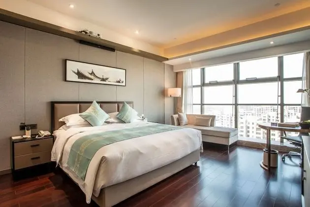 Deluxe Oda, 1 En Büyük (King) Boy Yatak, Sigara İçilebilir, Göl Manzaralı