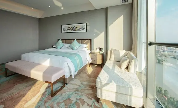 Deluxe Oda, 1 En Büyük (King) Boy Yatak, Sigara İçilebilir, Göl Manzaralı