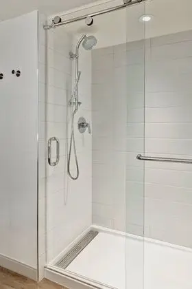 Süit, 1 Yatak Odası (Mobility Accessible, Tub)