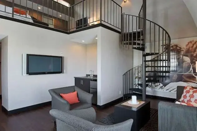 Süit, 1 En Büyük (King) Boy Yatak, Sigara İçilmez (Spiral Loft)