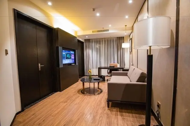 Süit, 1 En Büyük (King) Boy Yatak, Sigara İçilmez