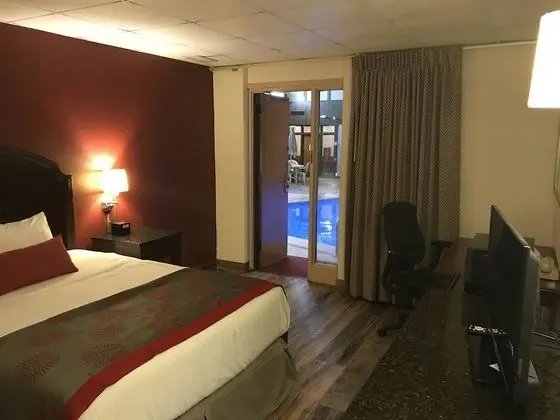 Süit, Birden Çok Yatak, Sigara İçilmez, Havuz Manzaralı (Two-Bedroom)