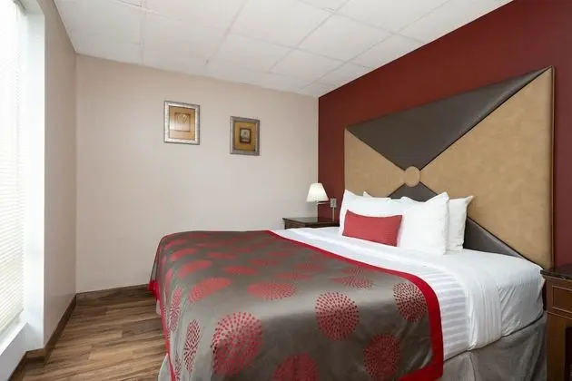 Süit, Birden Çok Yatak, Sigara İçilmez, Havuz Manzaralı (Two-Bedroom)