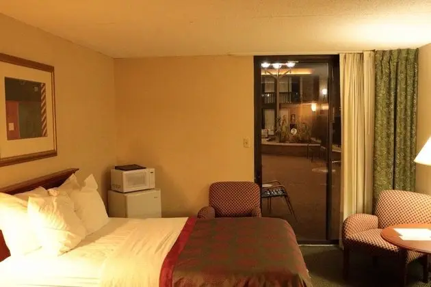 Süit, Sigara İçilmez, Havuz Kenarı