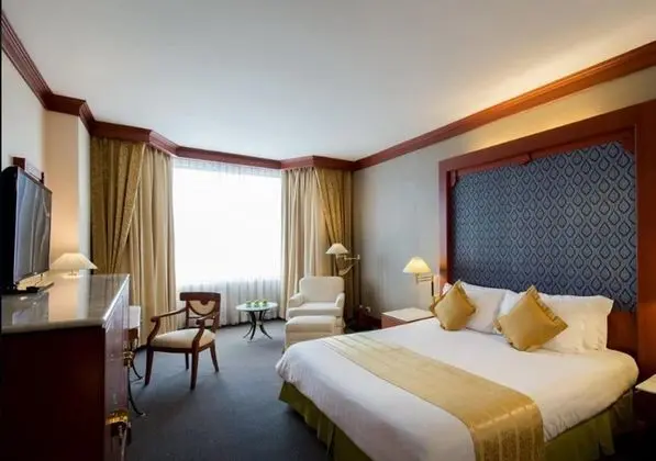 999 Chaophya Suite
