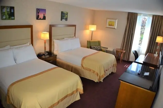 Dog Friendly, 2 Double Beds, Non-Smoking, with Refrigerator