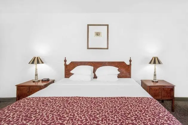 Oda, 1 En Büyük (King) Boy Yatak, Engellilere Uygun, Sigara İçilmez (Mobility/Hearing)