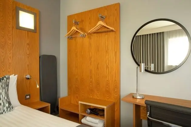 Standard Twin Bedroom