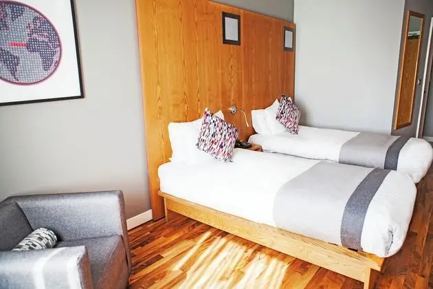 Standard Twin Bedroom