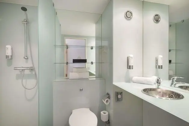 Standard Twin Bedroom