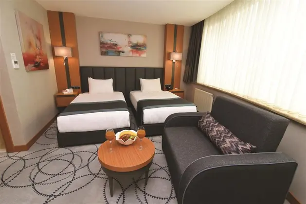 Standard Twin Oda (Sofa)