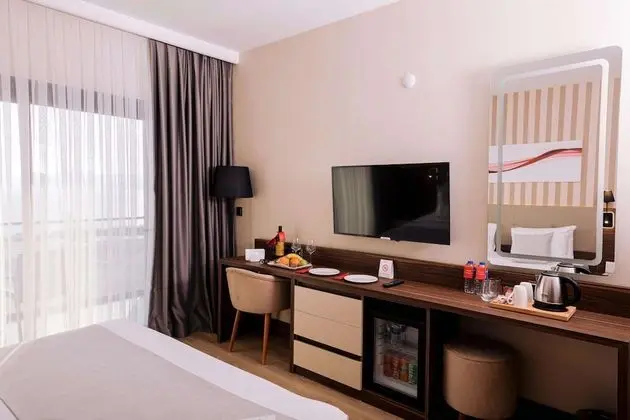 Standard Oda, 1 Büyük (Queen) Boy Yatak, Sigara İçilmez (Garden & Sea View)