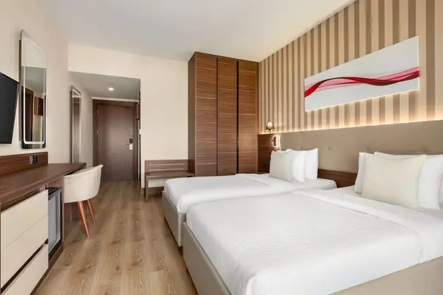 Standart Bahçe Ve Deniz Manzaralı Odası