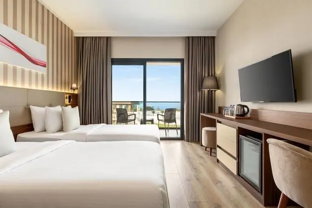 Standart Bahçe Ve Deniz Manzaralı Odası