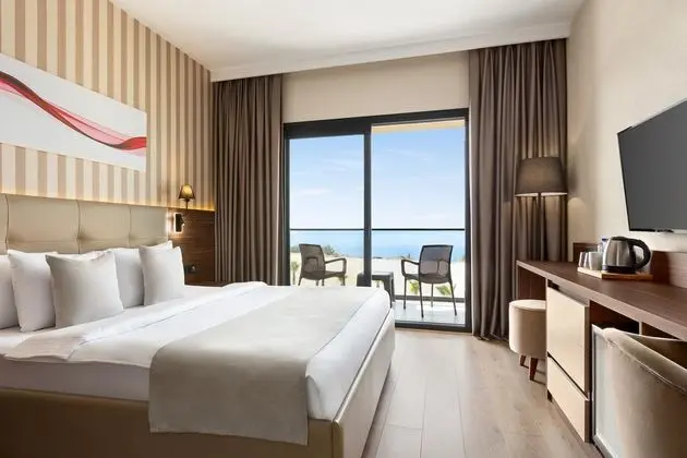 Standart Bahçe Ve Deniz Manzaralı Odası