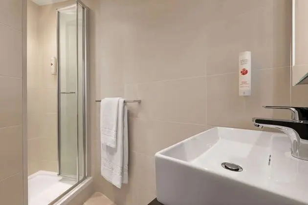 Oda, Birden Çok Yatak, Sigara İçilmez
