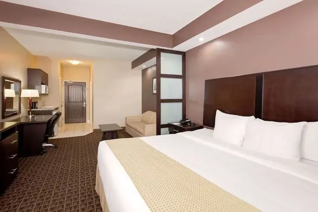 Kitchen room, 1 king bed with sitting area, non smoking
