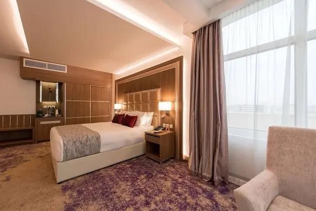 Premium Oda, 1 En Büyük (King) Boy Yatak