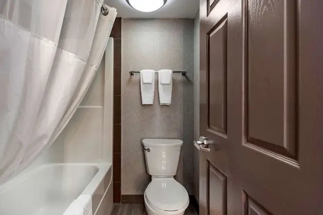 Standard Oda, 2 Büyük (Queen) Boy Yatak, Sigara İçilmez, Buzdolabı ve Mikrodalga (Shower Only)