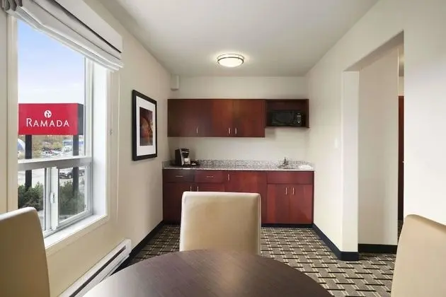Süit, 2 Büyük (Queen) Boy Yatak, Sigara İçilmez (One-Bedroom)