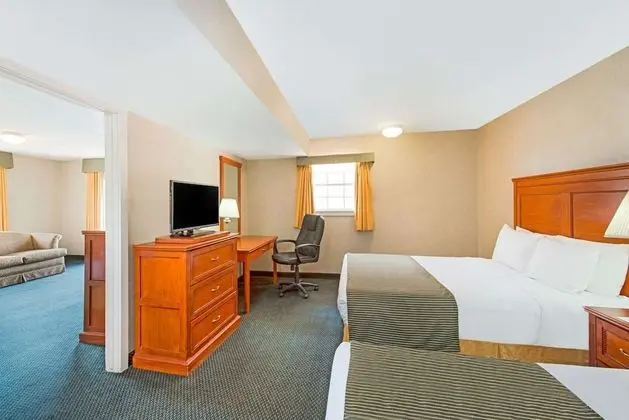 Süit, Birden Çok Yatak, Sigara İçilmez (One-Bedroom)