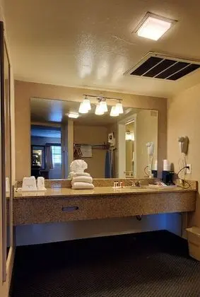 Süit, Birden Çok Yatak, Sigara İçilmez (One-Bedroom)