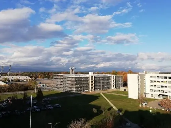 Oda, 1 En Büyük (King) Boy Yatak, Engellilere Uygun, Sigara İçilmez