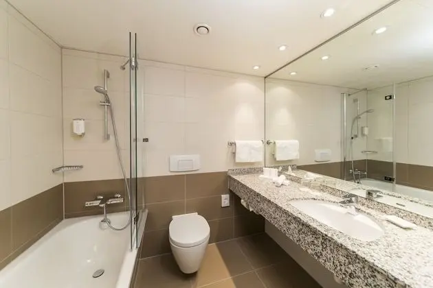 Oda, 2 Büyük (Queen) Boy Yatak, Sigara İçilmez